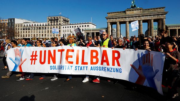 #UNTEILBAR-Demo in Berlin: 10 der besten Fotos und Tweets #UNTEILBAR-Demo in Berlin: 10 der besten Fotos und Tweets
