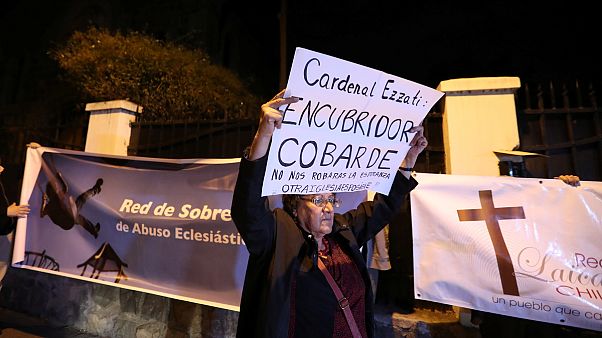 El papa expulsa del sacerdocio a dos exobispos chilenos El papa expulsa del sacerdocio a dos exobispos chilenos