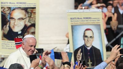 Τελετή αγιοποίησης στον Άγιο Πέτρο από τον Πάπα Φραγκίσκο