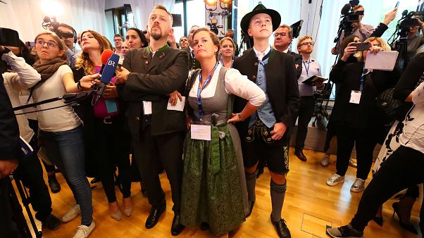 Bavyera seçimlerinde Merkel'e büyük darbe; Aşırı sağcılar mecliste Bavyera seçimlerinde Merkel'e büyük darbe; Aşırı sağcılar mecliste