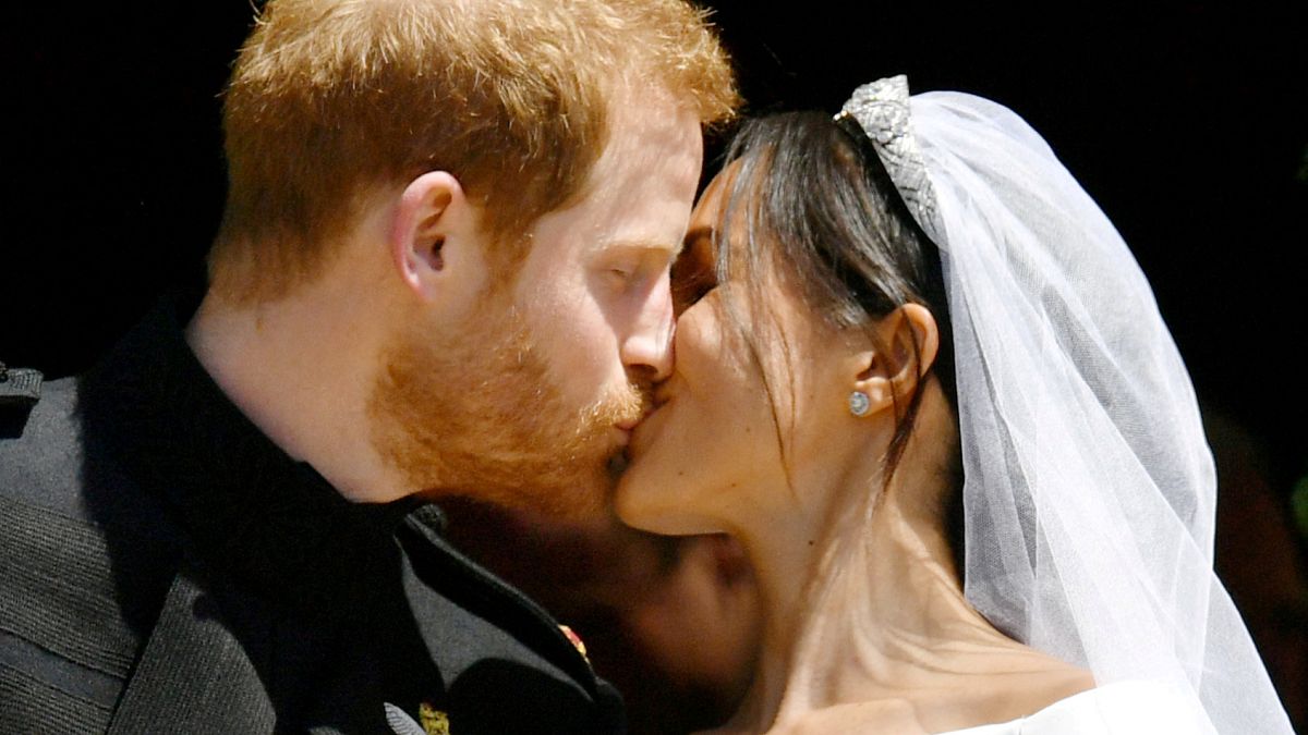 Újabb örömhír a brit királyi családban: Harry és Meghan első gyermeküket várják