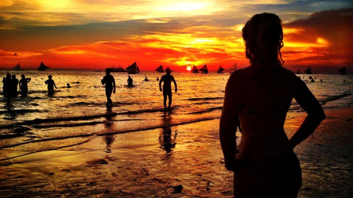 Fél év után ismét megnyitják Boracay-t a turisták előtt