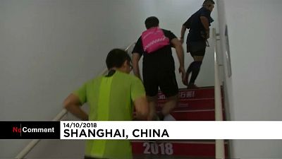 شاهد: ماراثون للركض العمودي في الصين يتسلق فيه المشاركون نحو 1500 درجة