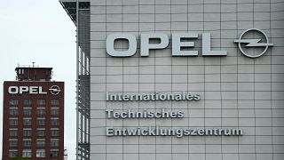 Házkutatás az Opelnél