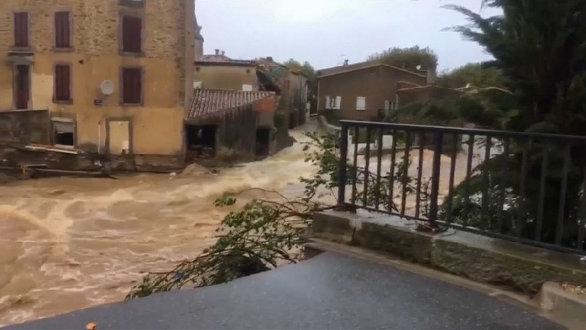 Franceses solidários com as vítimas das inundações 