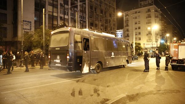 Καταδρομική επίθεση στο αστυνομικό τμήμα Ομόνοιας Καταδρομική επίθεση στο αστυνομικό τμήμα Ομόνοιας