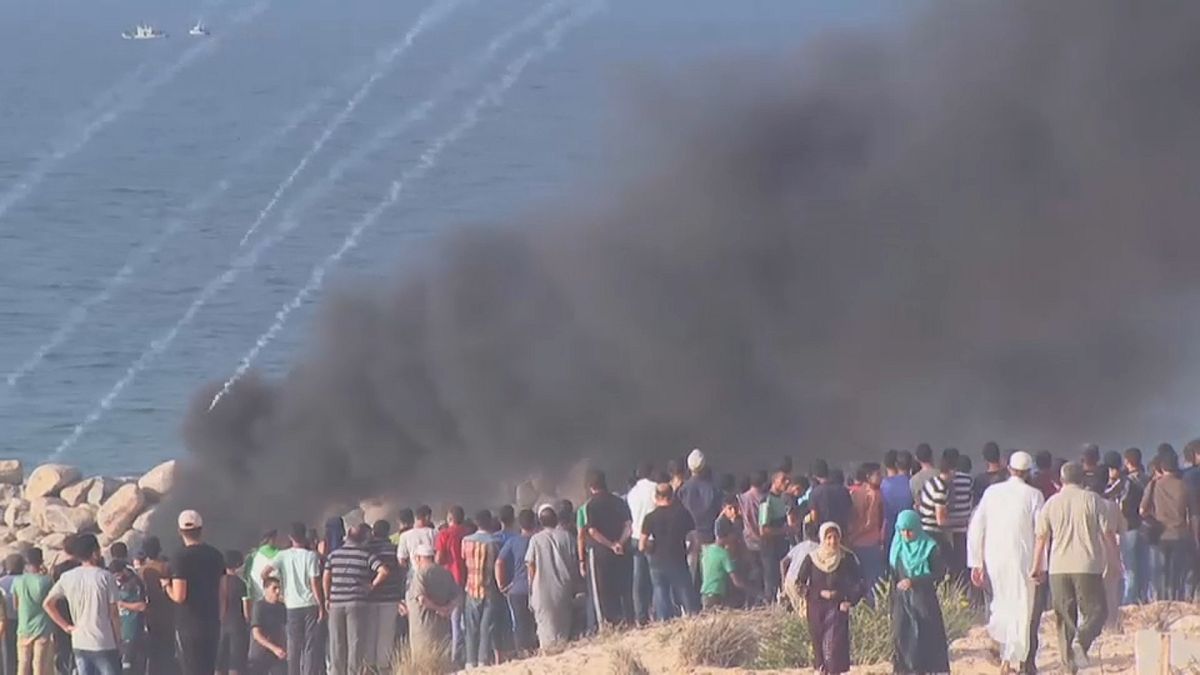 رصاص البحرية الإسرائيلية يطال 32 فلسطينياً على شواطئ غزة 