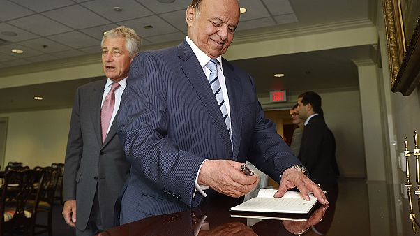 الرئيس اليمني عبد ربه منصور هادي يقيل رئيس الوزراء أحمد بن دغر ويحيله للتحقيق الرئيس اليمني عبد ربه منصور هادي يقيل رئيس الوزراء أحمد بن دغر ويحيله للتحقيق