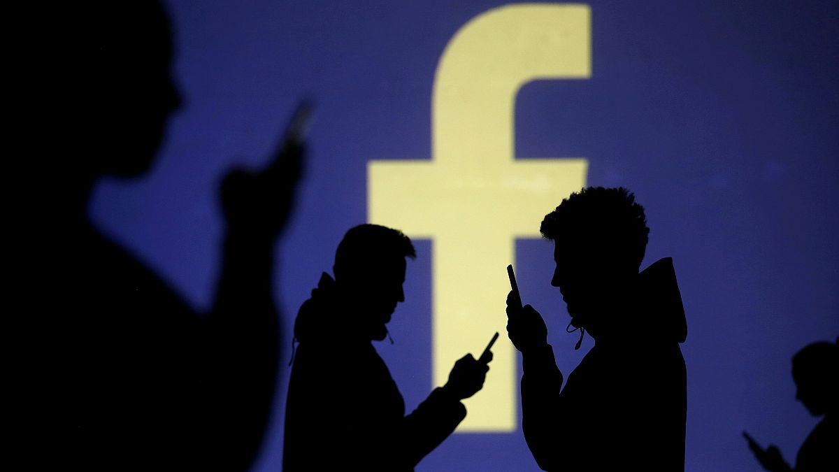 Spammelők, nem az oroszok állnak a facebook adatlopása mögött