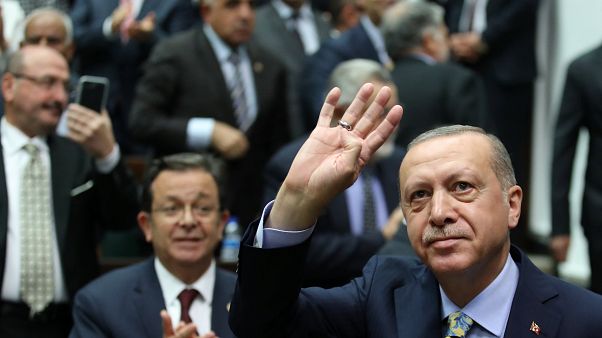 إردوغان: هناك مواد داخل القنصلية السعودية جرى طلاؤها إردوغان: هناك مواد داخل القنصلية السعودية جرى طلاؤها