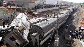 Крушение поезда в Марокко: десятки жертв