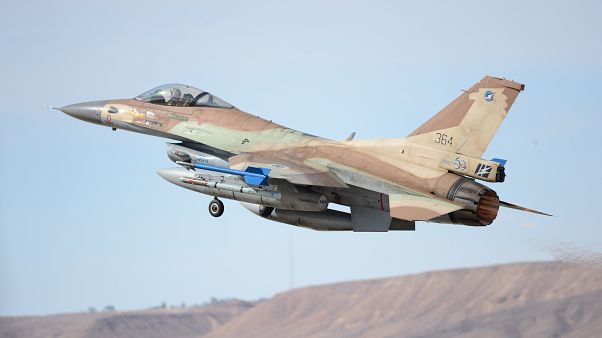 طائرات إسرائيلية تقصف أهدافا في غزة بعد سقوط صاروخ في بئر السبع طائرات إسرائيلية تقصف أهدافا في غزة بعد سقوط صاروخ في بئر السبع