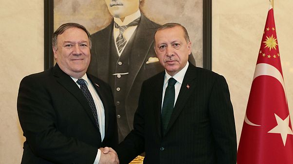 Cumhurbaşkanı Erdoğan, ABD Dışişleri Bakanı Mike Pompeo'yu kabul etti. Cumhurbaşkanı Erdoğan, ABD Dışişleri Bakanı Mike Pompeo'yu kabul etti.