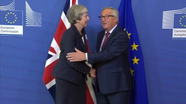 May sieht weiter Chance auf Brexit-Deal May sieht weiter Chance auf Brexit-Deal