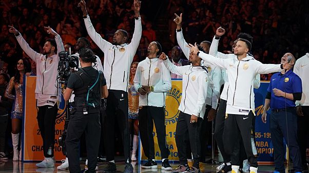 Uykusuz geceler başladı: NBA'de son şampiyon Warriors ve Celtics sezonu galibiyetle açtı Uykusuz geceler başladı: NBA'de son şampiyon Warriors ve Celtics sezonu galibiyetle açtı