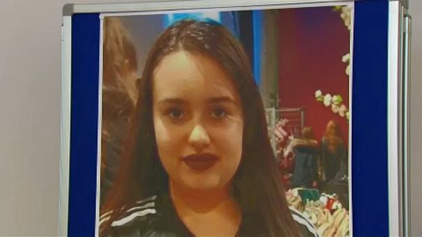 El asesinato de una joven alemana a manos de un inmigrante amenaza el liderato de Merkel El asesinato de una joven alemana a manos de un inmigrante amenaza el liderato de Merkel