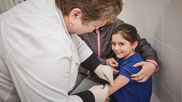 Araştırma: HPV aşısı olan genç kızların cinsel ilişkiye yatkın olduğu iddiası çürütüldü Araştırma: HPV aşısı olan genç kızların cinsel ilişkiye yatkın olduğu iddiası çürütüldü