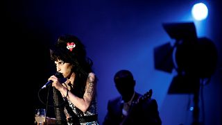 Amy Winehouse sahnelere hologram olarak dönüyor