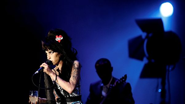 Amy Winehouse sahnelere hologram olarak dönüyor Amy Winehouse sahnelere hologram olarak dönüyor