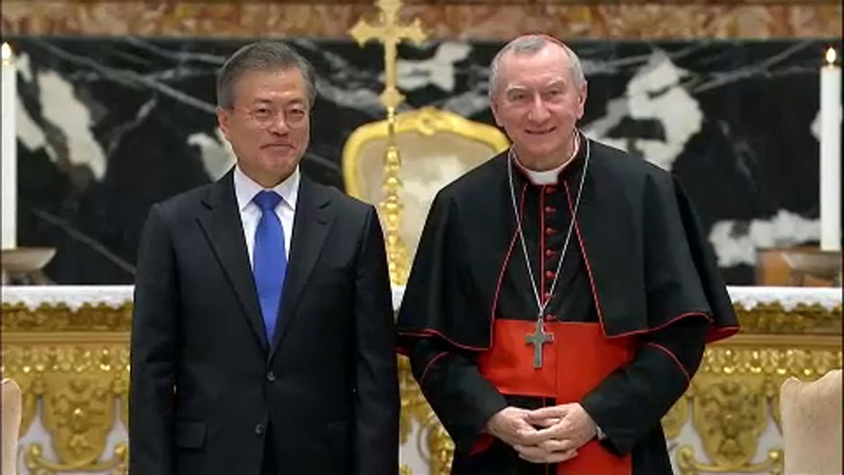 Πρόσκληση από Κιμ και Μουν στον Πάπα να επισκεφθεί Β. και Ν. Κορέα