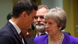 Spain's Pedro Sanchez and the UK's Theresa May on October 18, 2018.