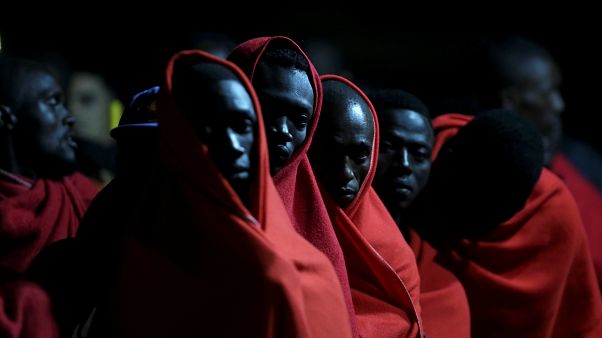مجموعة من المهاجرين لدى وصولهم إلى ملق�� بإسبانيا مجموعة من المهاجرين لدى وصولهم إلى ملق�� بإسبانيا