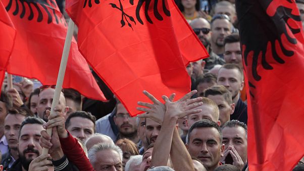 NATO'nun koruduğu Kosova milli ordu için ilk adımı attı NATO'nun koruduğu Kosova milli ordu için ilk adımı attı