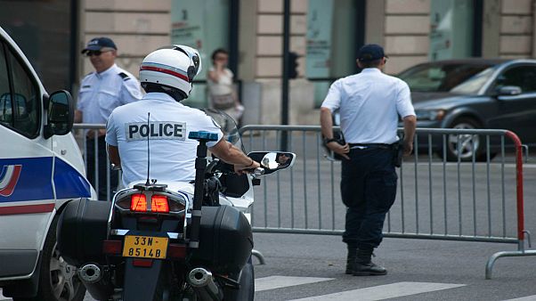 مرتكب جرائم القتل المتعددة الفرنسي ميشال فورنيريه يواجه زوجته السابقة أمام القضاء مرتكب جرائم القتل المتعددة الفرنسي ميشال فورنيريه يواجه زوجته السابقة أمام القضاء