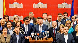 ΠΓΔΜ: Εγκρίθηκε η πρόταση Ζάεφ για τις αλλαγές στο σύνταγμα