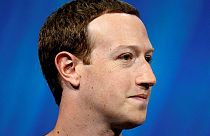 A facebook részvényesei lapátra tennék Zuckerberget