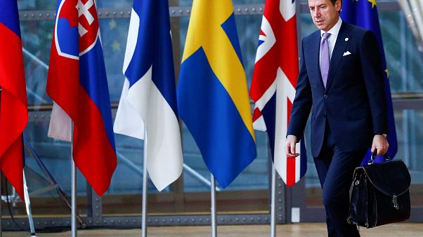 La Comisión Europea relaja la tensión con Italia y se mantiene a la expectativa de lo que haga La Comisión Europea relaja la tensión con Italia y se mantiene a la expectativa de lo que haga