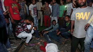 Hindistan'da meydana gelen tren kazasında en az 59 kişi hayatını kaybetti