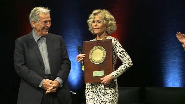 VİDEO | Lumiere Ödülü'nü alan ABD'li Jane Fonda'dan Fransızca şarkı sürprizi VİDEO | Lumiere Ödülü'nü alan ABD'li Jane Fonda'dan Fransızca şarkı sürprizi