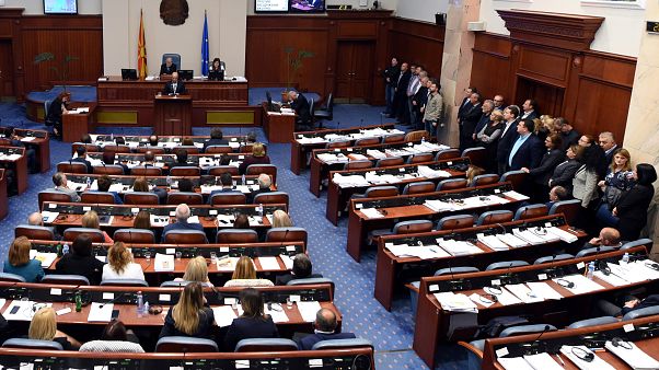 ΠΓΔΜ: Ως το τέλος της εβδομάδας στη Βουλή οι τροπολογίες για το Σύνταγμα ΠΓΔΜ: Ως το τέλος της εβδομάδας στη Βουλή οι τροπολογίες για το Σύνταγμα