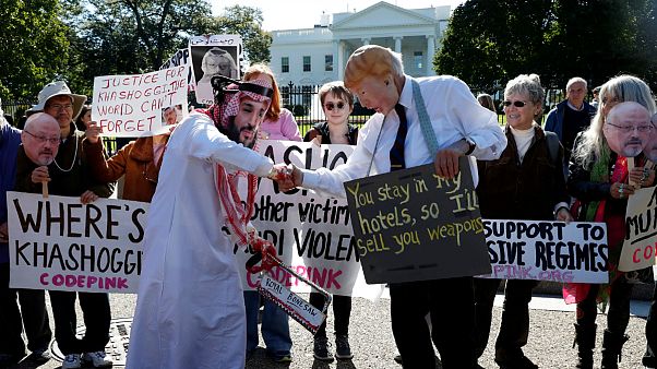 Protestos mantém-se diante da Casa Branca contra Arábia Saudita Protestos mantém-se diante da Casa Branca contra Arábia Saudita