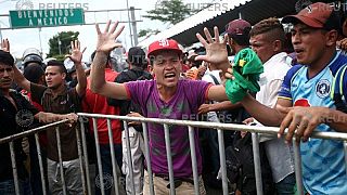 "Caravana de migrantes" barrada na fronteira Guatemala-México