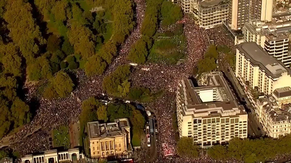 Miles de personas piden en Londres otro referéndum sobre el Brexit