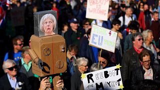 Βρετανία: Χιλιάδες διαδηλωτές ζητούν τη διενέργεια νέου δημοψηφίσματος
