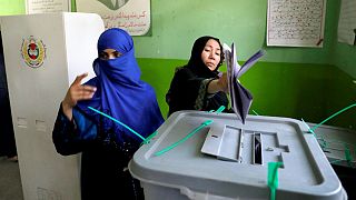Eleições legislativas no Afeganistão refletem participação positiva