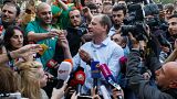 Candidato presidencial distribui charros aos apoiantes