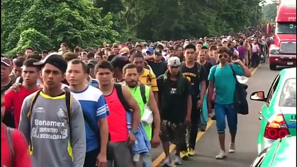 Miles de hondureños avanzan en México hacia la frontera norte Miles de hondureños avanzan en México hacia la frontera norte