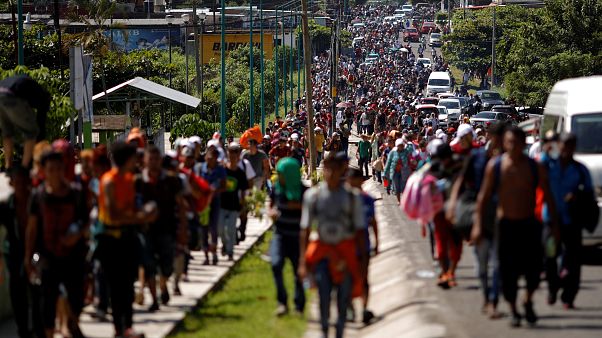 Desesperada caravana de miles de hondureños hacia EEUU Desesperada caravana de miles de hondureños hacia EEUU