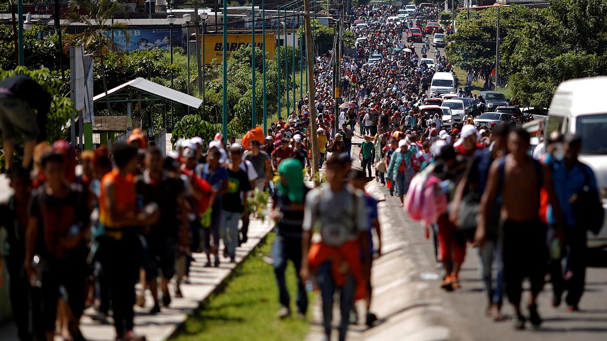 Büyük sığınmacı yürüyüşüne Trump'tan ekonomik tehdit