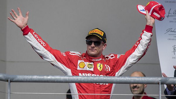 Da lächelt er (ein wenig): Kimi Räikönnen und sein 1. Sieg seit 2013 - in 10 Tweets Da lächelt er (ein wenig): Kimi Räikönnen und sein 1. Sieg seit 2013 - in 10 Tweets