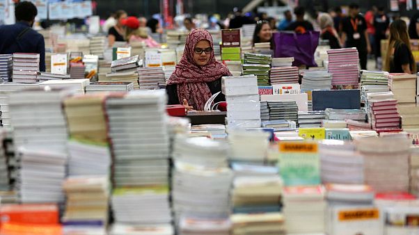Mısır ekonomisini eleştiren kitap yazan iktisatçı, 'yalan haber' suçlamasıyla gözaltında Mısır ekonomisini eleştiren kitap yazan iktisatçı, 'yalan haber' suçlamasıyla gözaltında