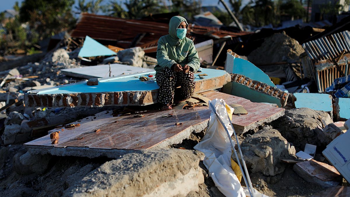 Endonezya'da deprem ve tsunamide ölenlerin sayısı 2 bin 256'ya çıktı