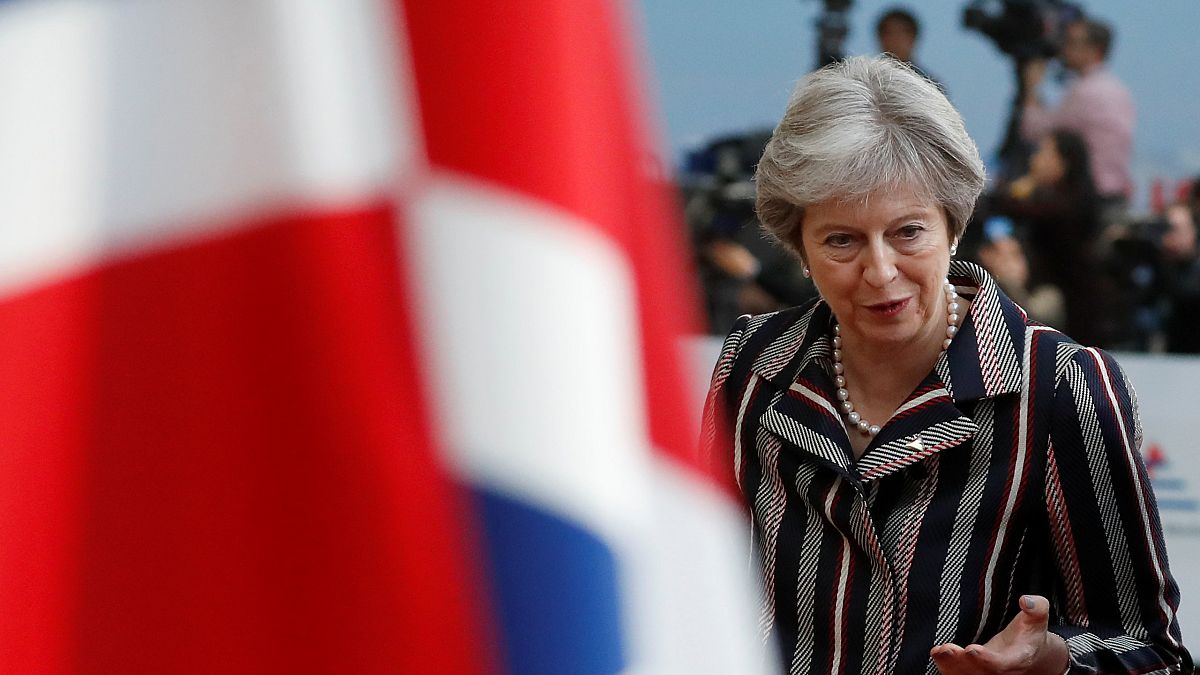 Brexit: Theresa May unterbricht Urlaub, um No-Deal-Szenario zu vermeiden
