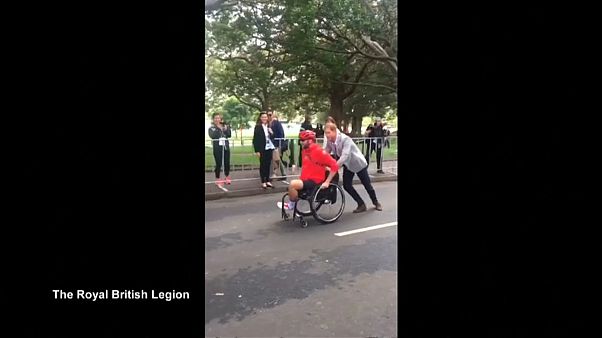 شاهد: الأمير هاري يتمنى أن يكون مولوده المنتظر فتاة شاهد: الأمير هاري يتمنى أن يكون مولوده المنتظر فتاة