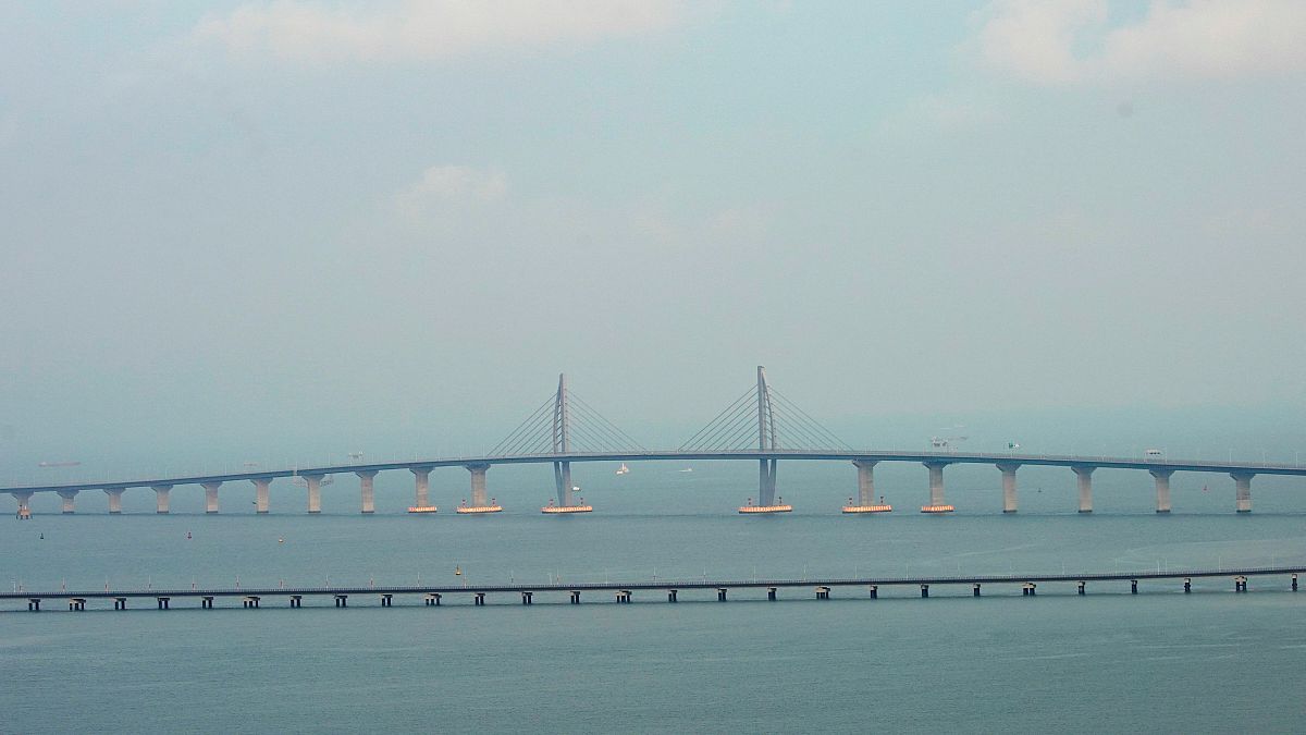 VIDEO Hong Kong: apre il ponte sul mare più lungo del mondo