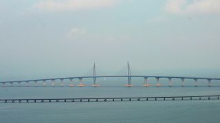 شاهد: الصين تدشن أكبر جسر في العالم
